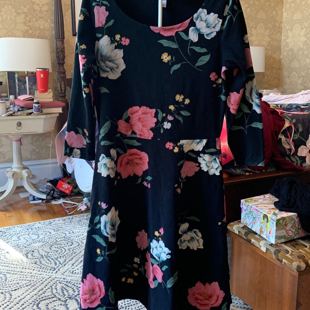 Old Navy floral cotton/spandex‎ dress. Worn once